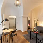 BARONHAUS Aparthotel & Suites